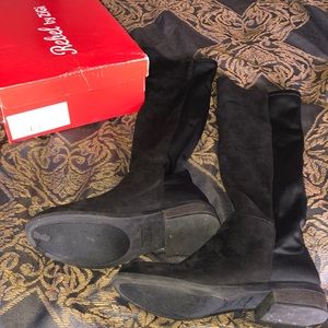 SOLD. Knee high boots🖤🖤